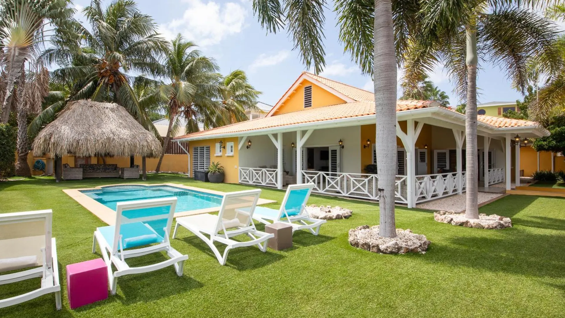 Villa Sonrisa, Loopafstand Naar Het Strand Ян-Тил